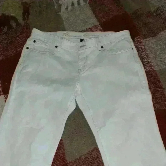 Gap Flare Mid-Rise White Jeans - Picture 5 of 8
